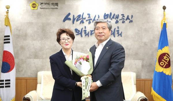 송한준 의장, 코로나19 재난극복 위한 ‘플라워 버킷 챌린지’ 캠페인 동참