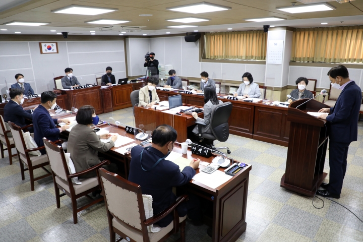 수원시의회 기획경제위원회, 소관부서 주요업무 추진실적 점검.