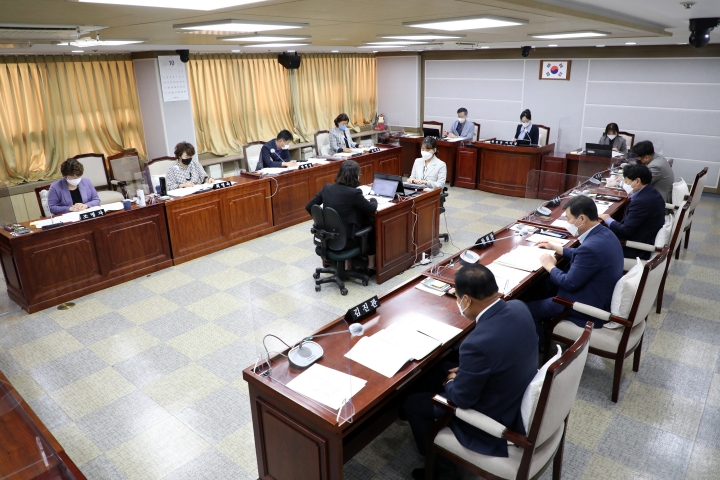 수원시의회 복지안전위원회, 소관부서 주요업무 추진실적 점검
