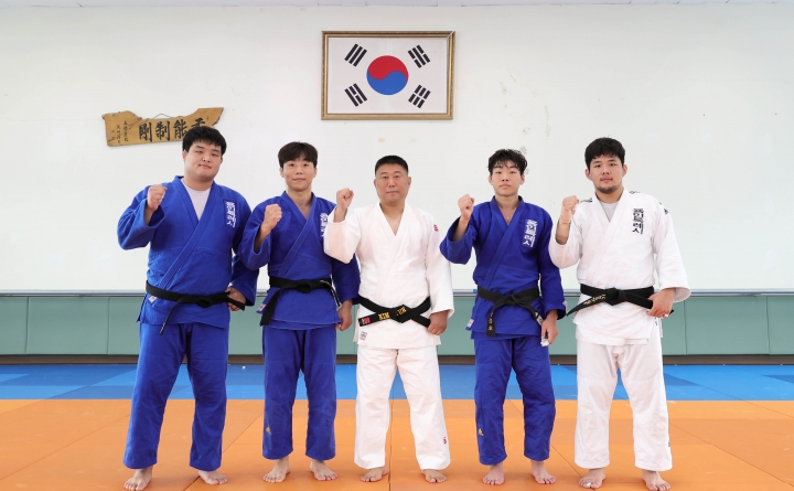 용인시 직장운동경기부 유도팀 단체사진.