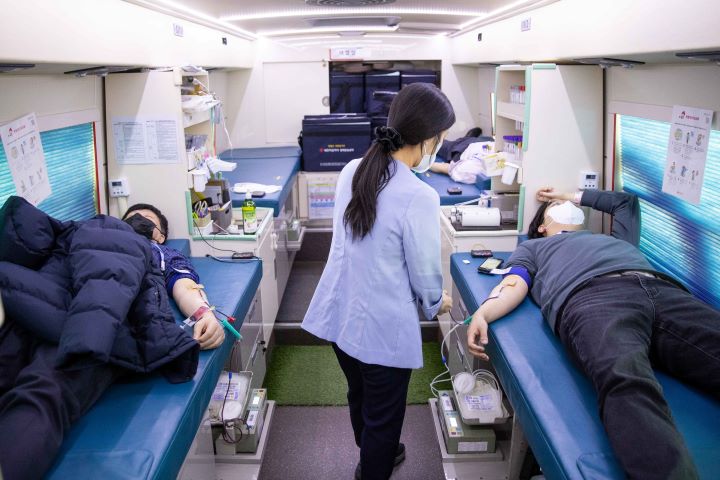 한국마사회 임직원 헌혈 모습. [사진=마사회]