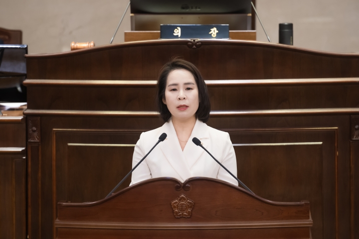 남양주시의회 정현미 의원이 제294회 임시회 2차 본회의에서 5분 자유발언을 하고 있다.